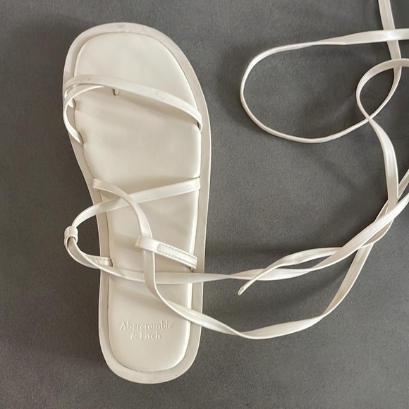 Abercrombie and fitch tie up platform sandals - Picture 2 of 7